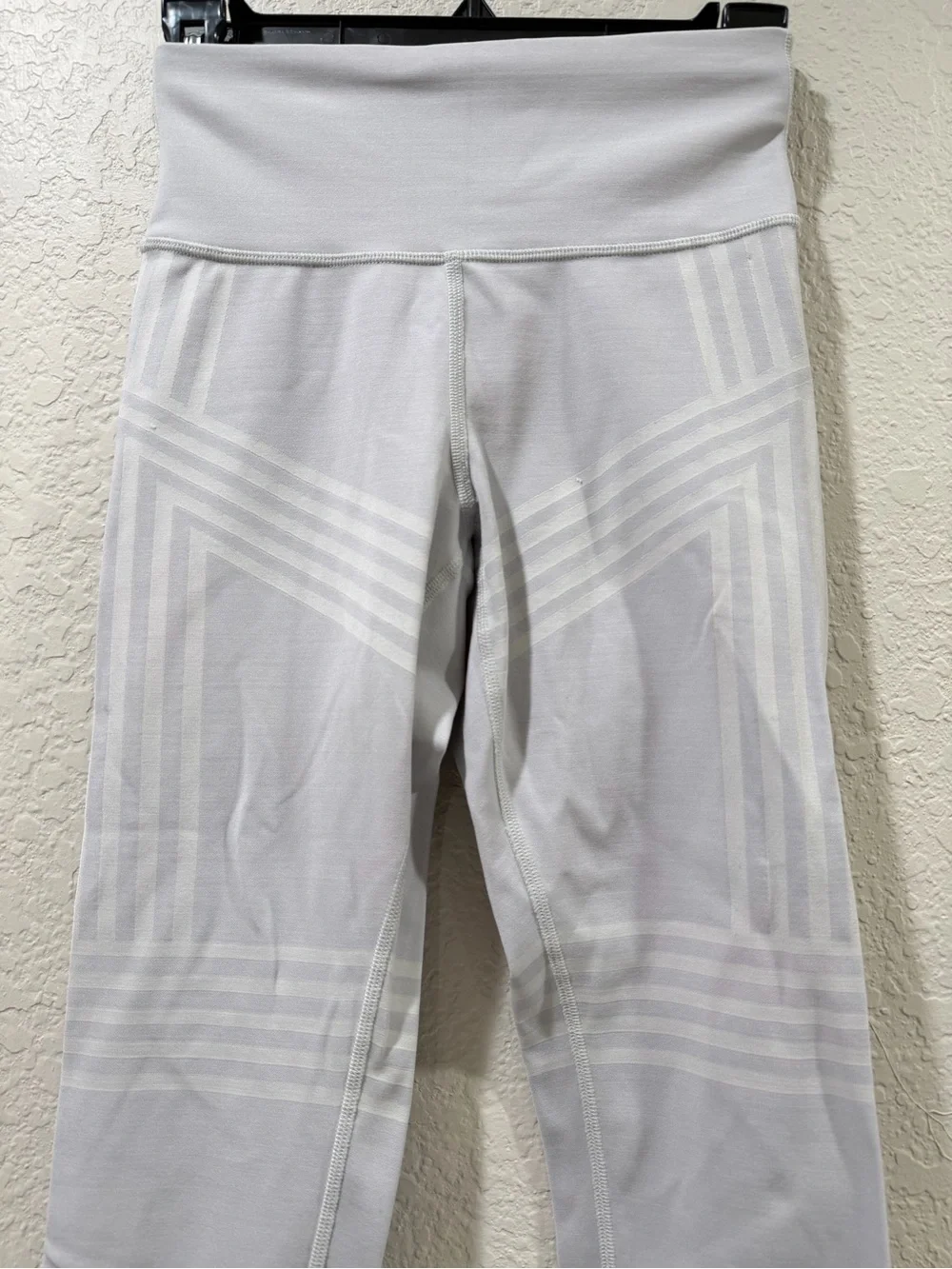 Alo Yoga High waisted Legging Size Small